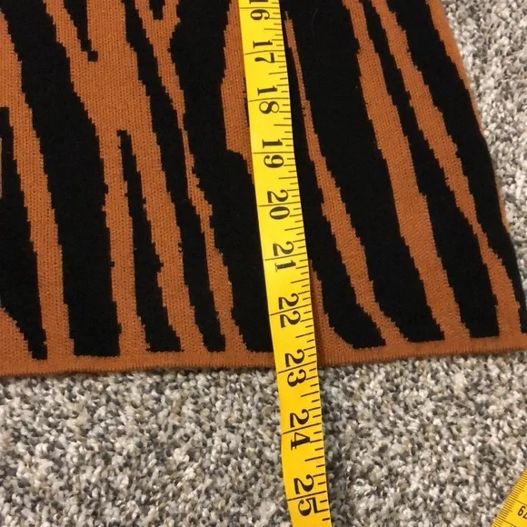 LucyParis animal print sweater size large. - Picture 9 of 9